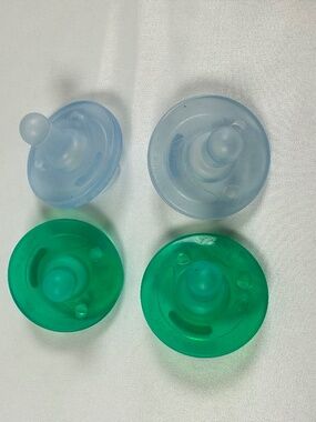 Philips Avent Soothie Pacifiers Green Blue 0-3 months, Pack of 4. Promotes